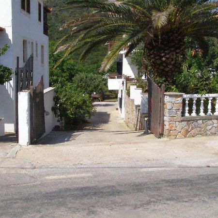 To Ktima Tis Matinas Hotel Stafylos Exterior photo