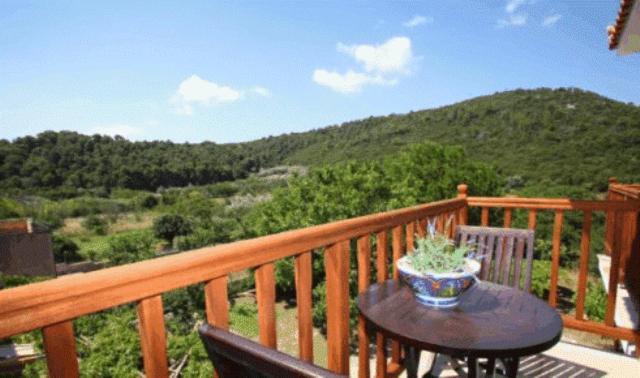 To Ktima Tis Matinas Hotel Stafylos Exterior photo