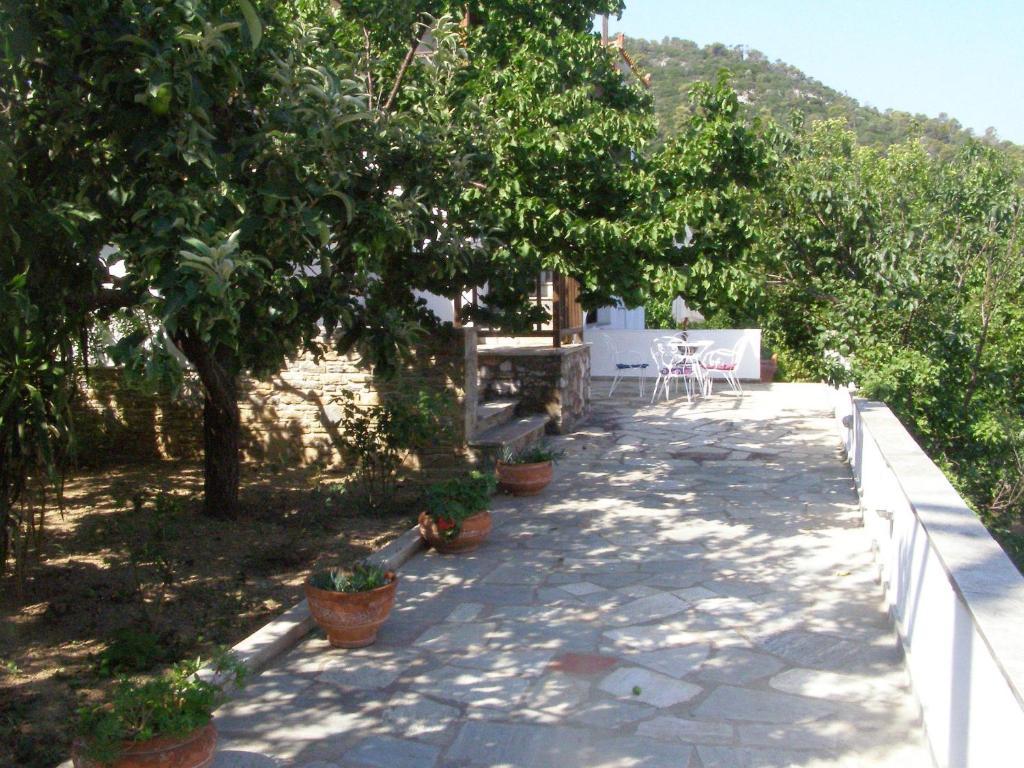 To Ktima Tis Matinas Hotel Stafylos Exterior photo