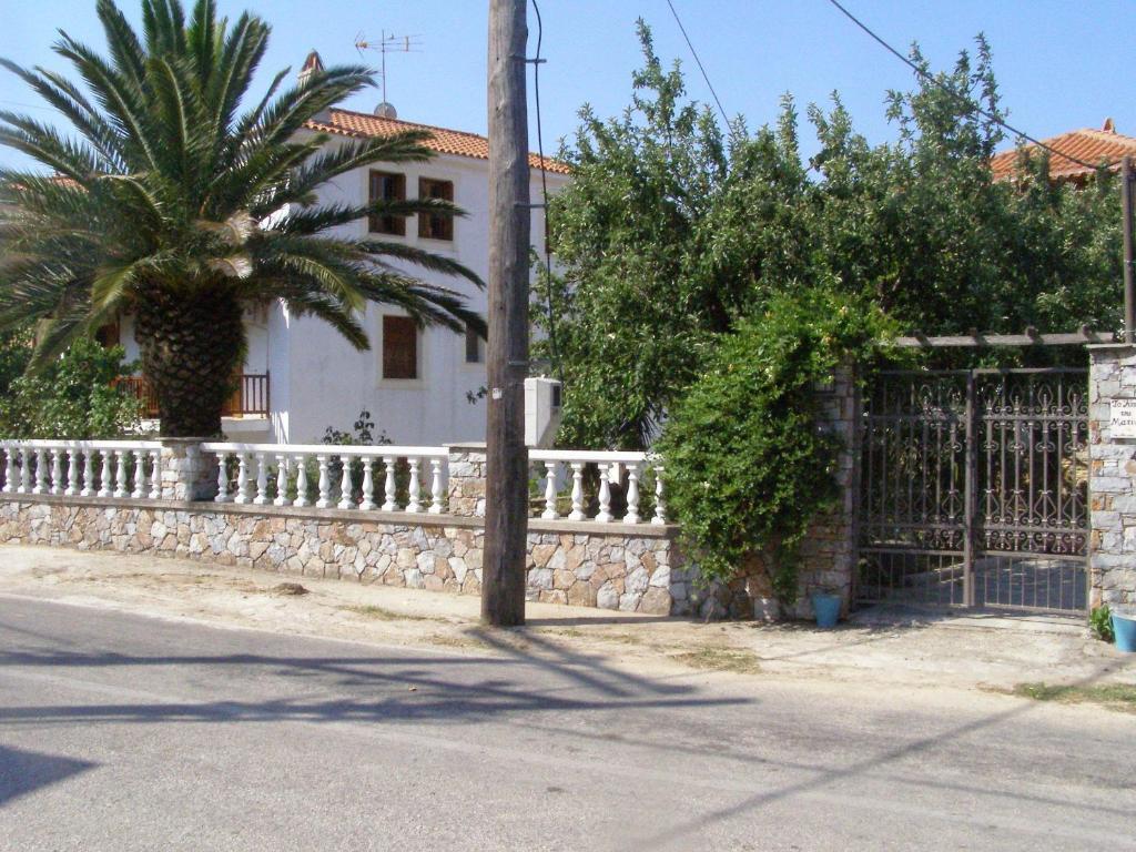 To Ktima Tis Matinas Hotel Stafylos Exterior photo