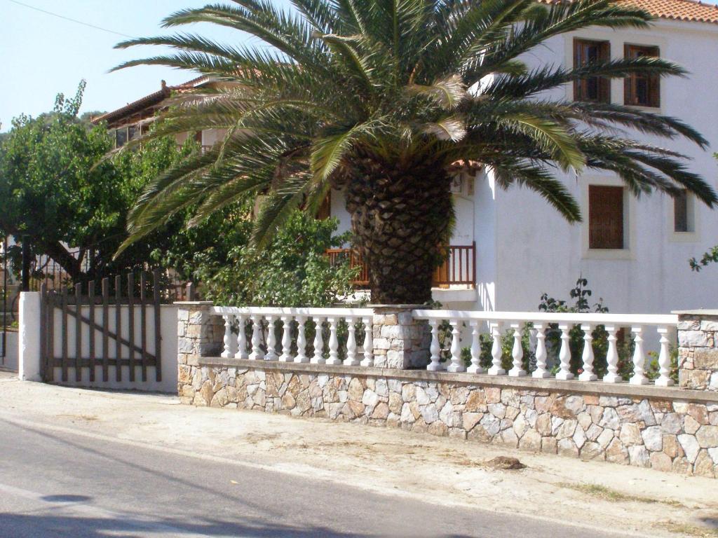To Ktima Tis Matinas Hotel Stafylos Exterior photo